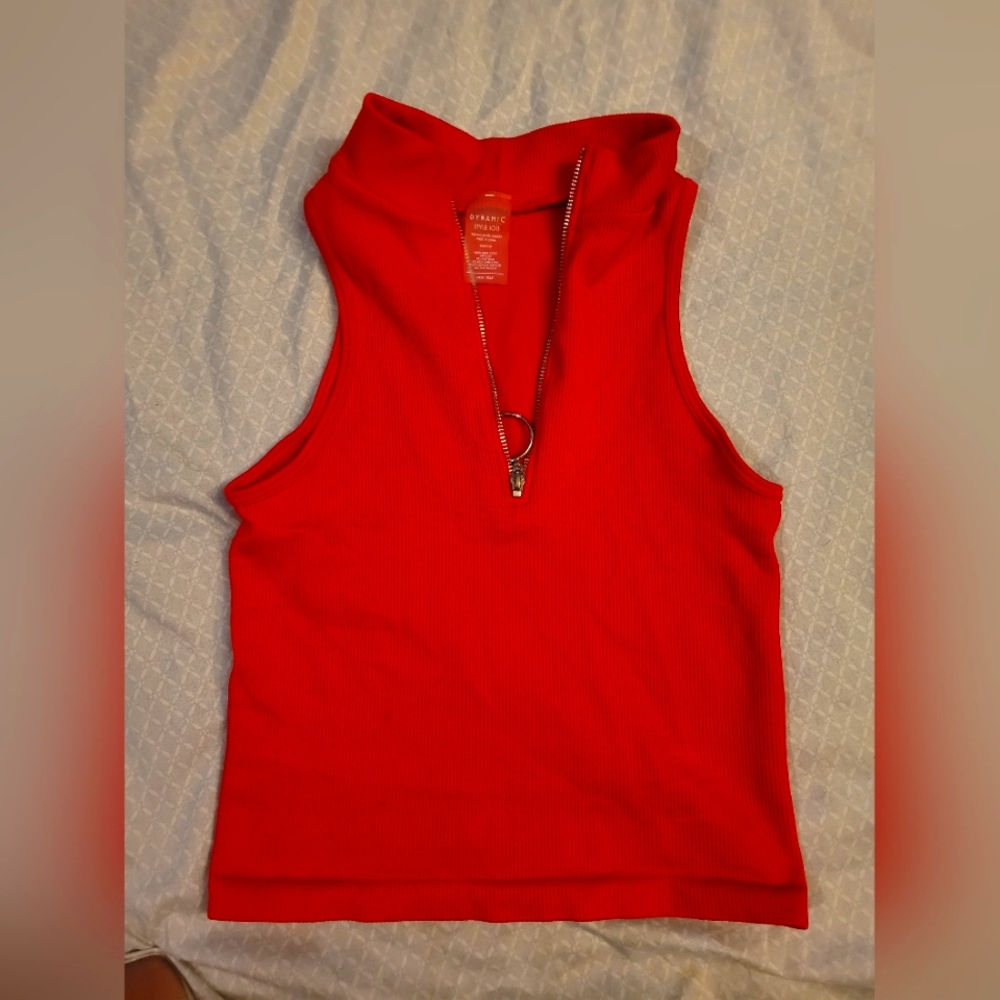 One size red cropped top